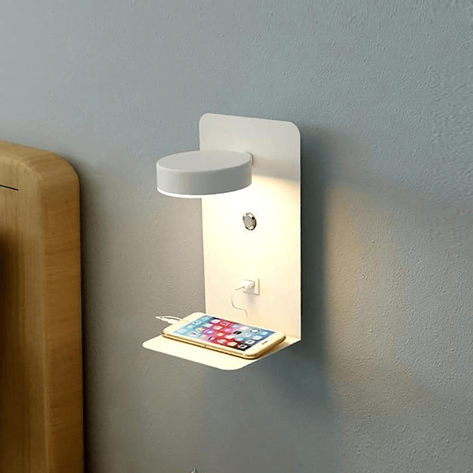 Natlampe Med USB Opladestation Og Hylde – Justerbar LED Belysning