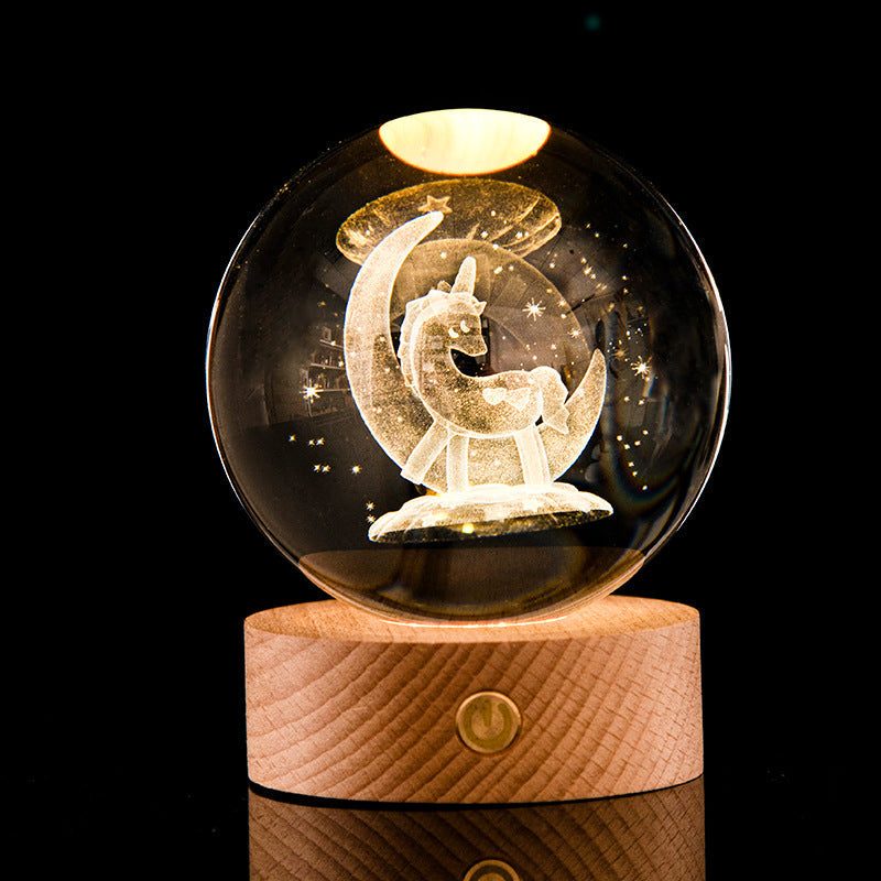 3D Krystal LED Lampe – Dekorativ Lysbold med Træbase