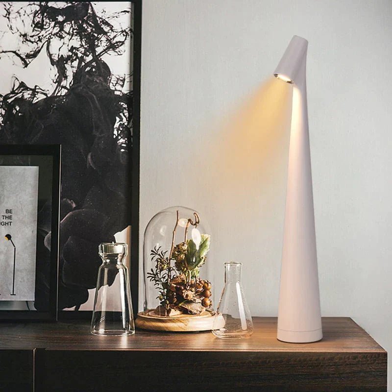 Minimalistisk Touch Bordlampe med Moderne Design