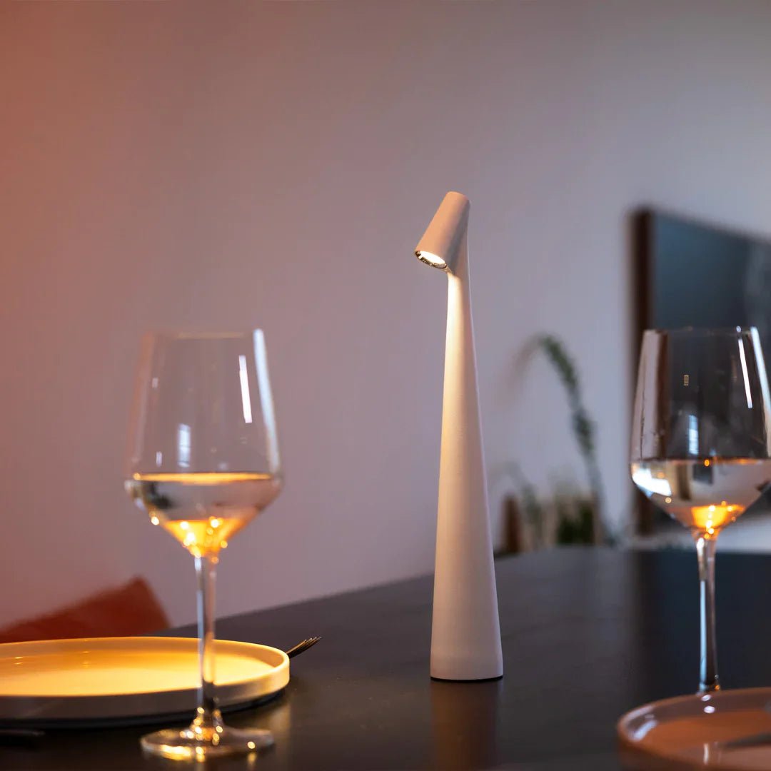 Minimalistisk Touch Bordlampe med Moderne Design