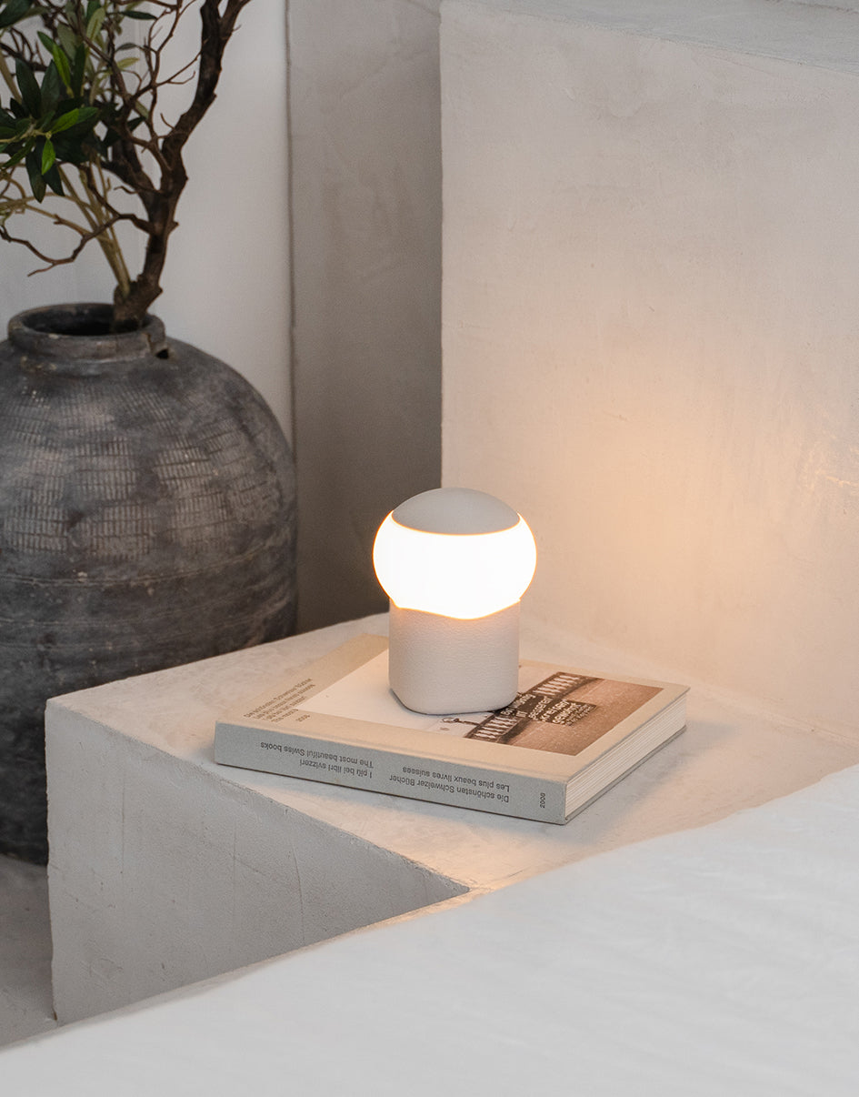 Nowoczesna lampa stołowa LED – kompaktowa lampa nastrojowa w kształcie grzyba