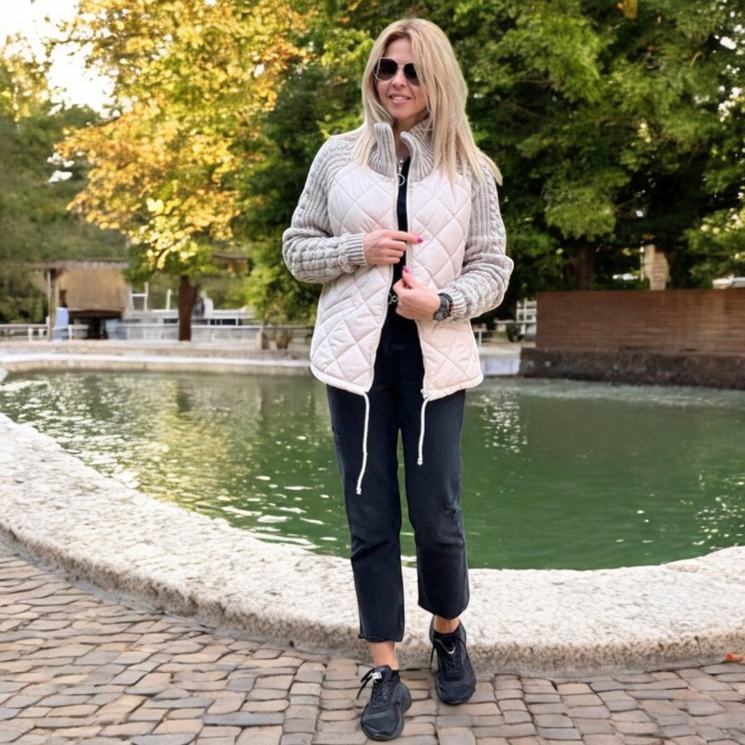 Vatteret Jakke med Strikkede Ærmer og Høj Krave