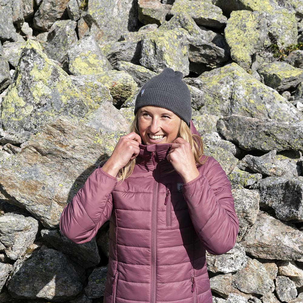 Dame Isoleringsjakke – Genanvendt Materiale, Letvægt og Vandafvisende