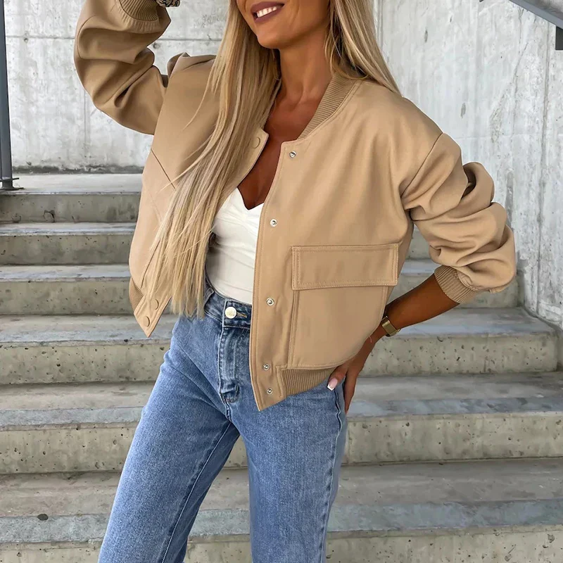 Cropped dame bomberjakke med klaplommer og trykknaplukning