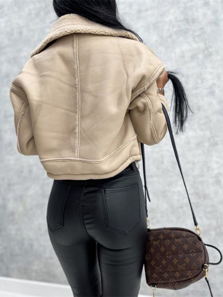 Damska kurtka zimowa w skórzanym wyglądzie – ciepła, stylowa i z kieszeniami