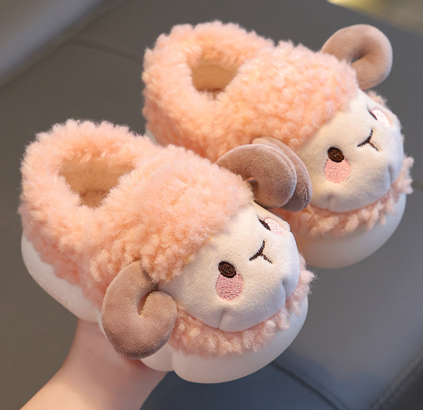 Plush Animal Slippers – Warm Children's Booties with Cute Design