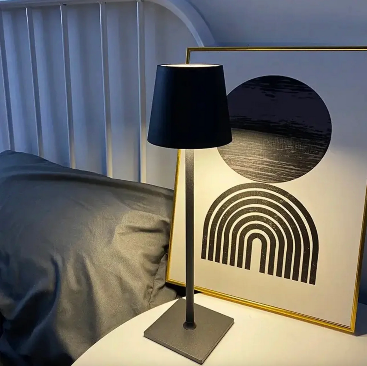 Trådløs bordlampe med moderne design