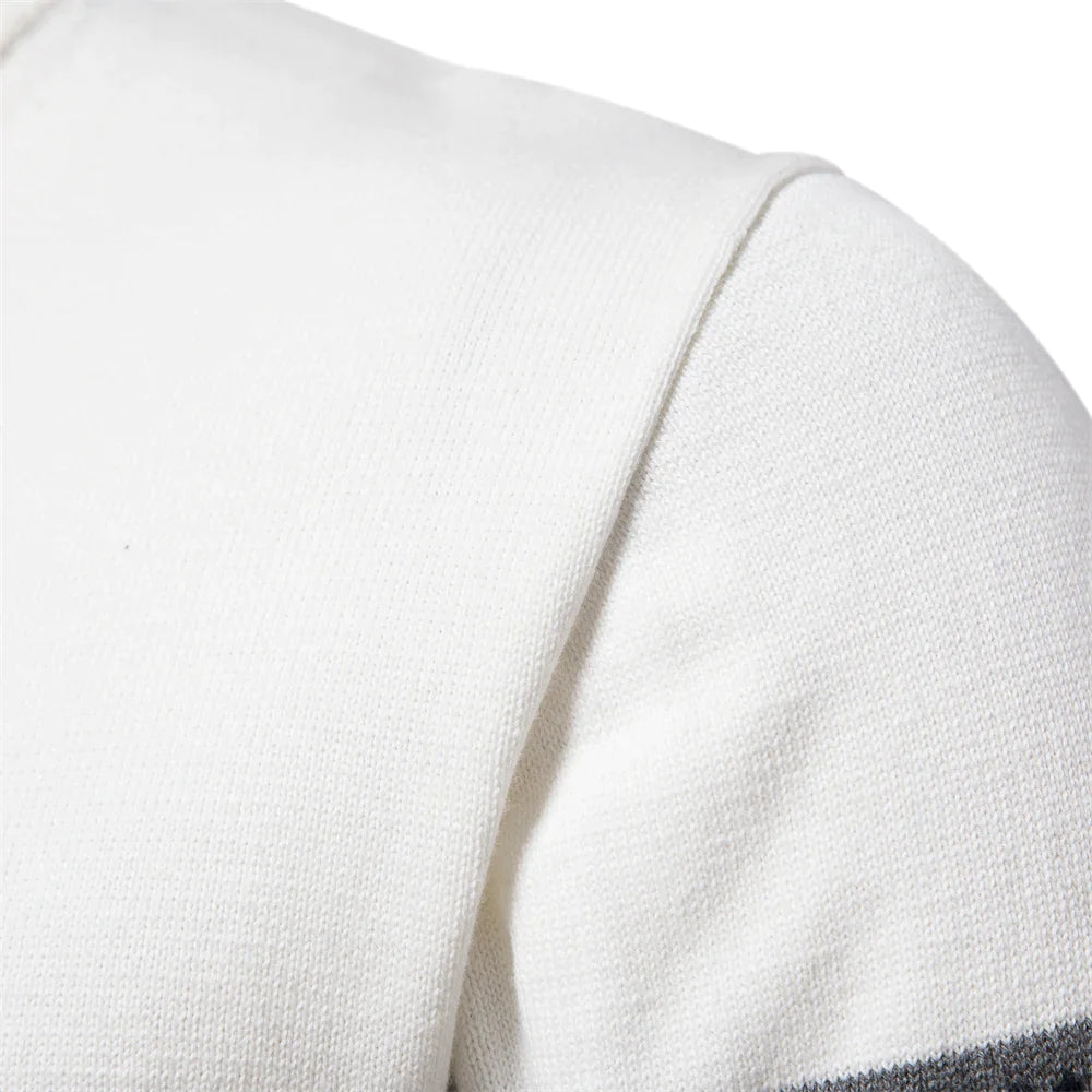 Męski zimowy sweter z półzamkiem – klasyczny wzór dzianiny