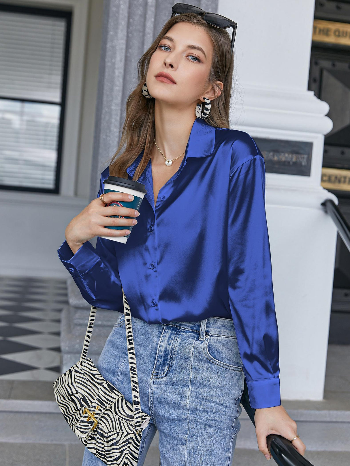 Casual Satinbluse med Knaplukning og Lange Ærmer