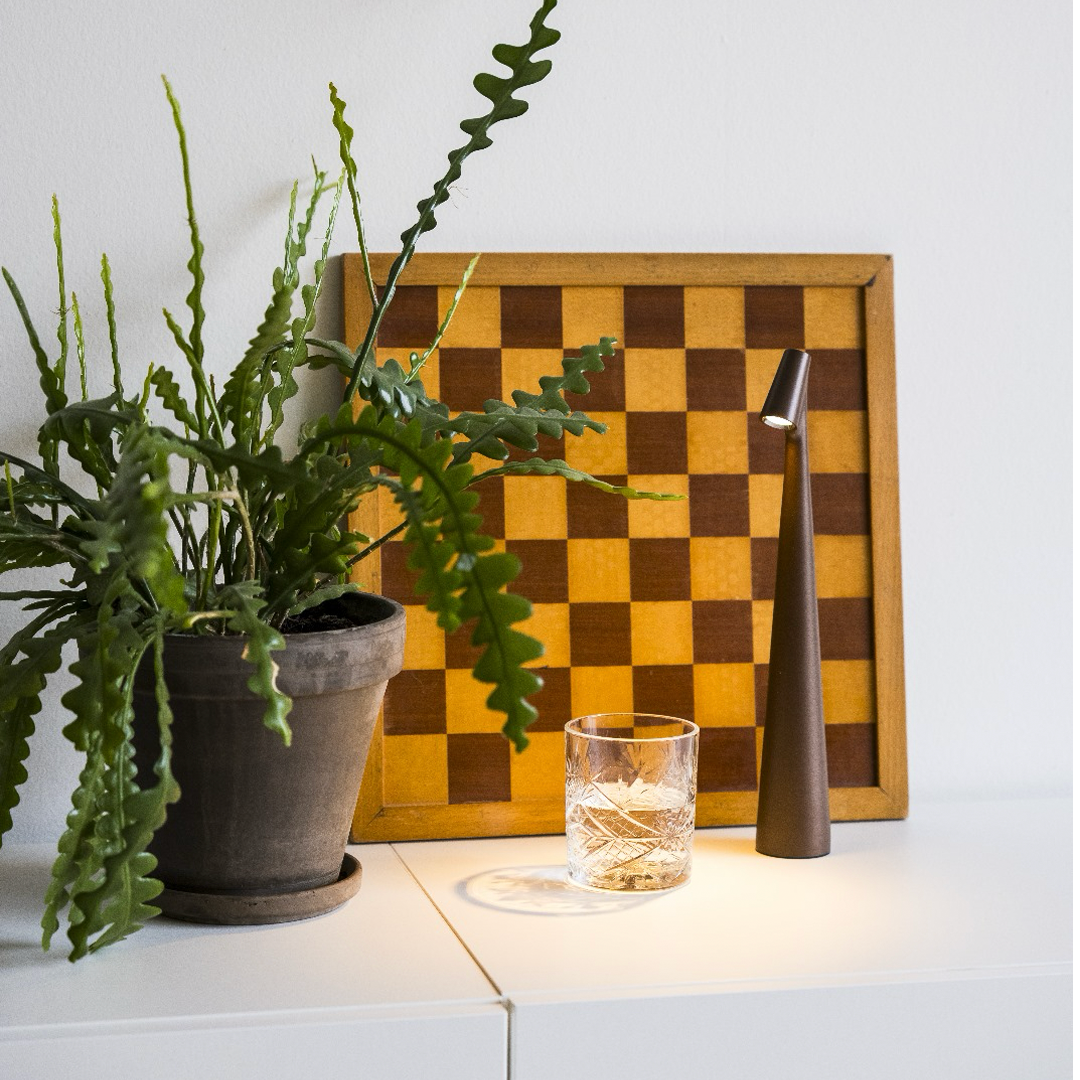 Minimalistische LED Tischlampe – Modernes Kabelloses Designlampe