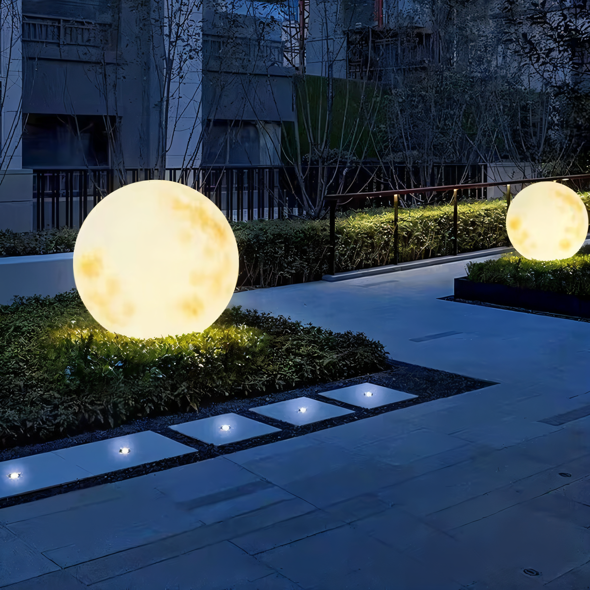 Atmospheric moon lamp for outdoor use – Decorative garden lighting