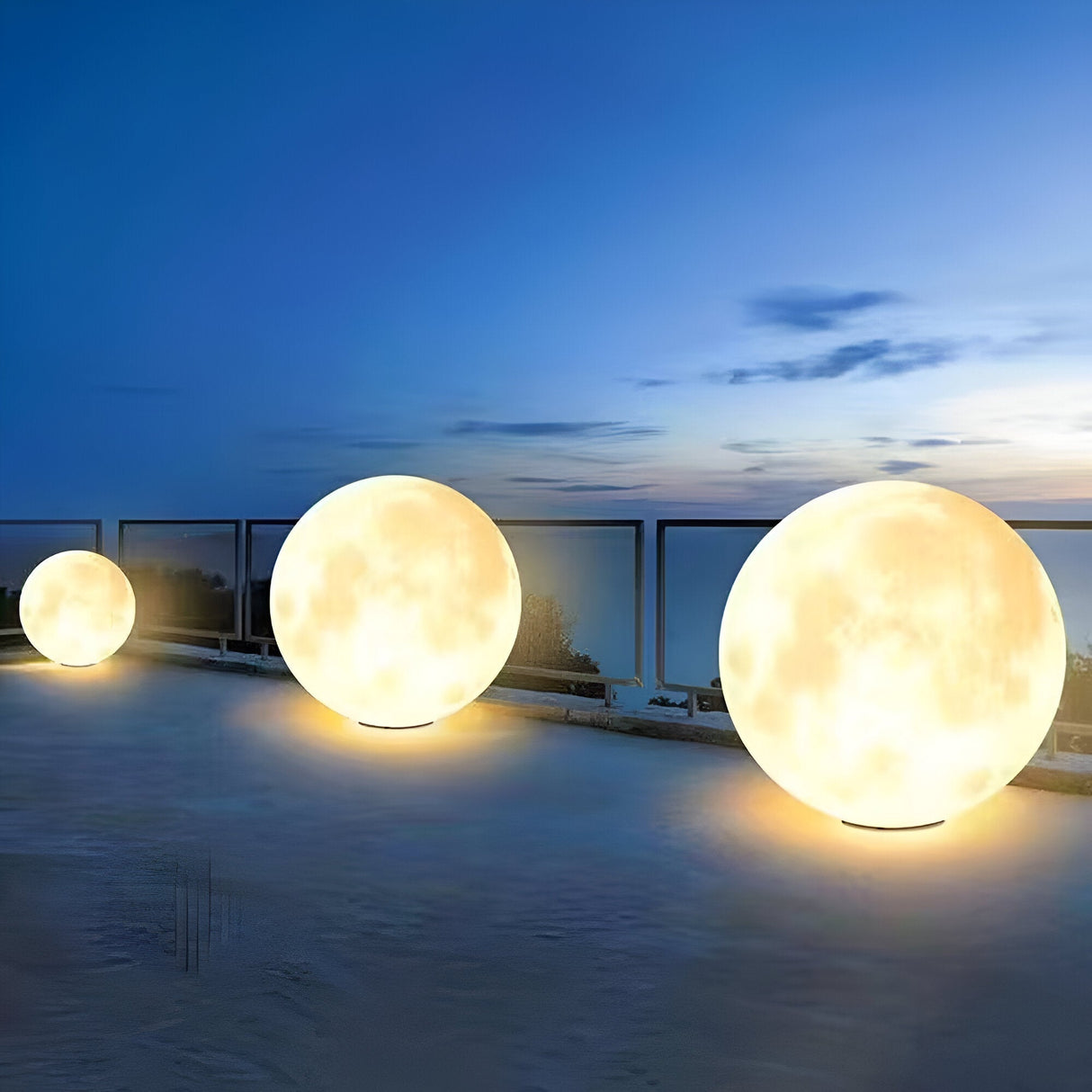 Atmospheric moon lamp for outdoor use – Decorative garden lighting