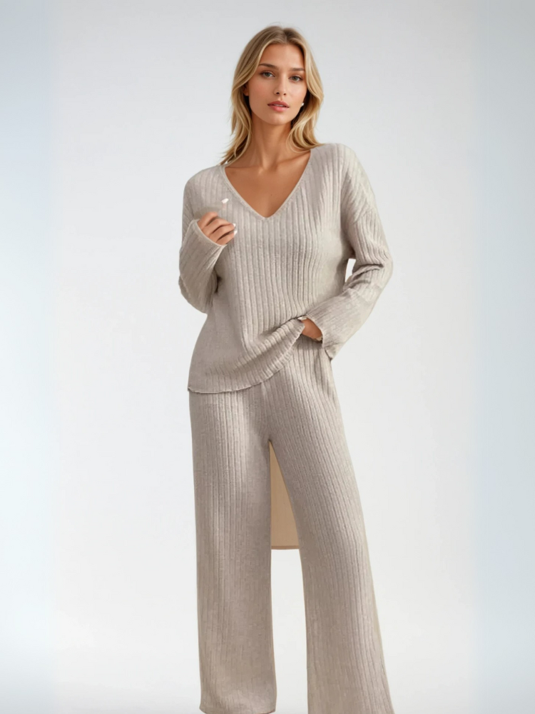 To-delt Strikket Sæt for Komfort og Stil