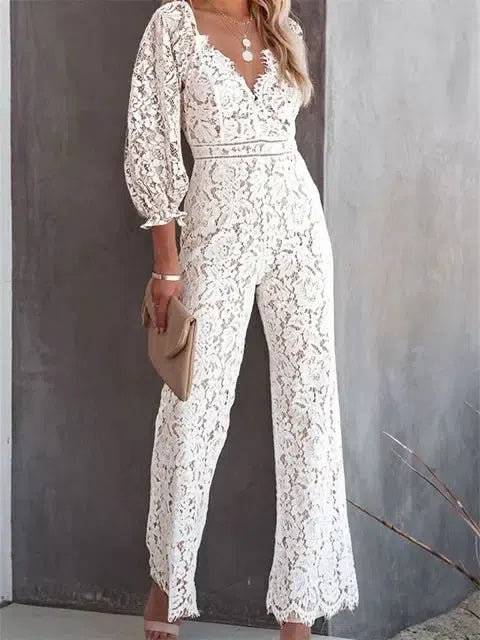Elegant blonde jumpsuit med V-hals