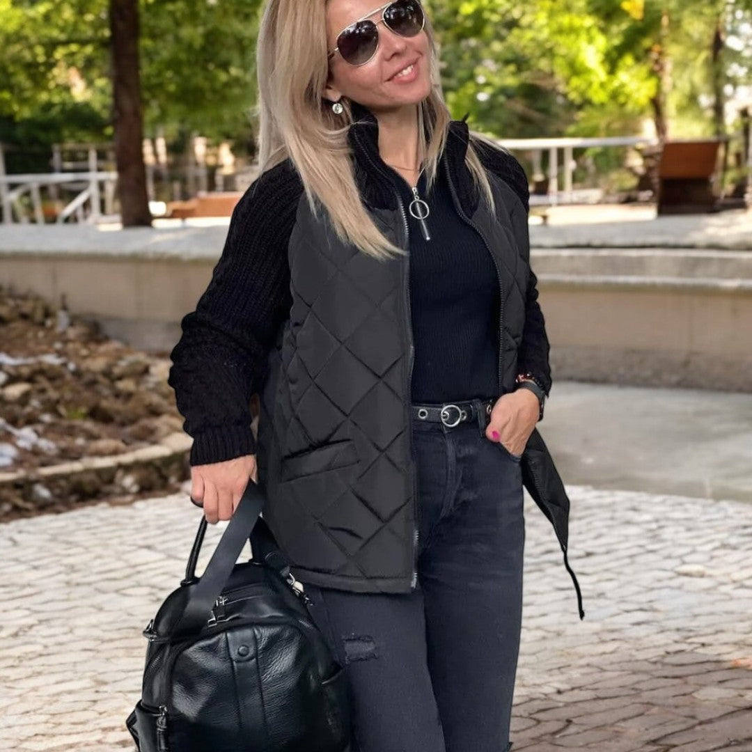 Vatteret Jakke med Strikkede Ærmer og Høj Krave