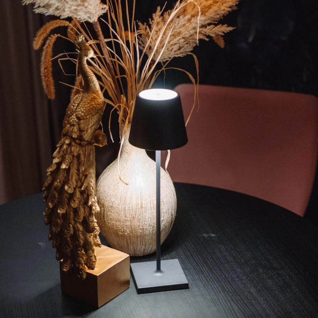 Trådløs bordlampe med moderne design
