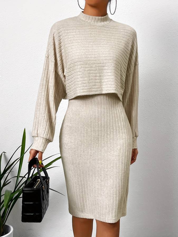 Stilfuldt To-delt Sæt: Nederdel og Løs Sweater til Kvinder