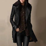 Sort Trenchcoat med Taljering og Elegante Detaljer