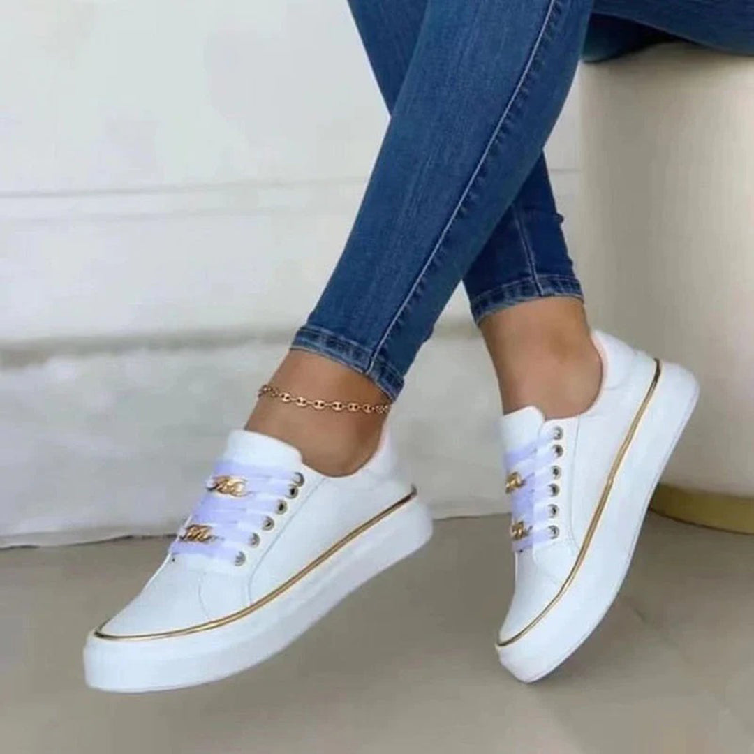 Stilfulde Sneakers med Gyldne Detaljer