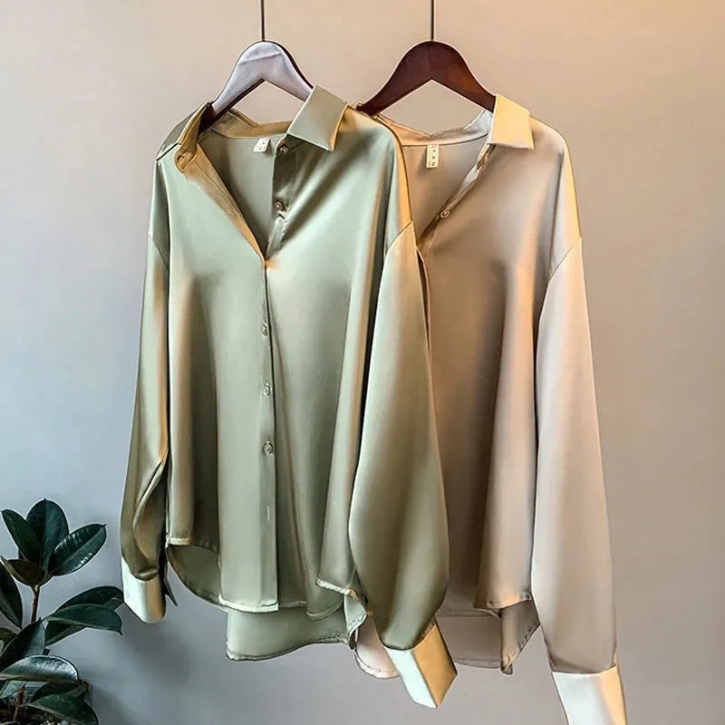 Satinlignende Bluse - Komfort og Elegance