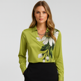 Damebluse med blomsterprint – Elegant og stilfuld pasform