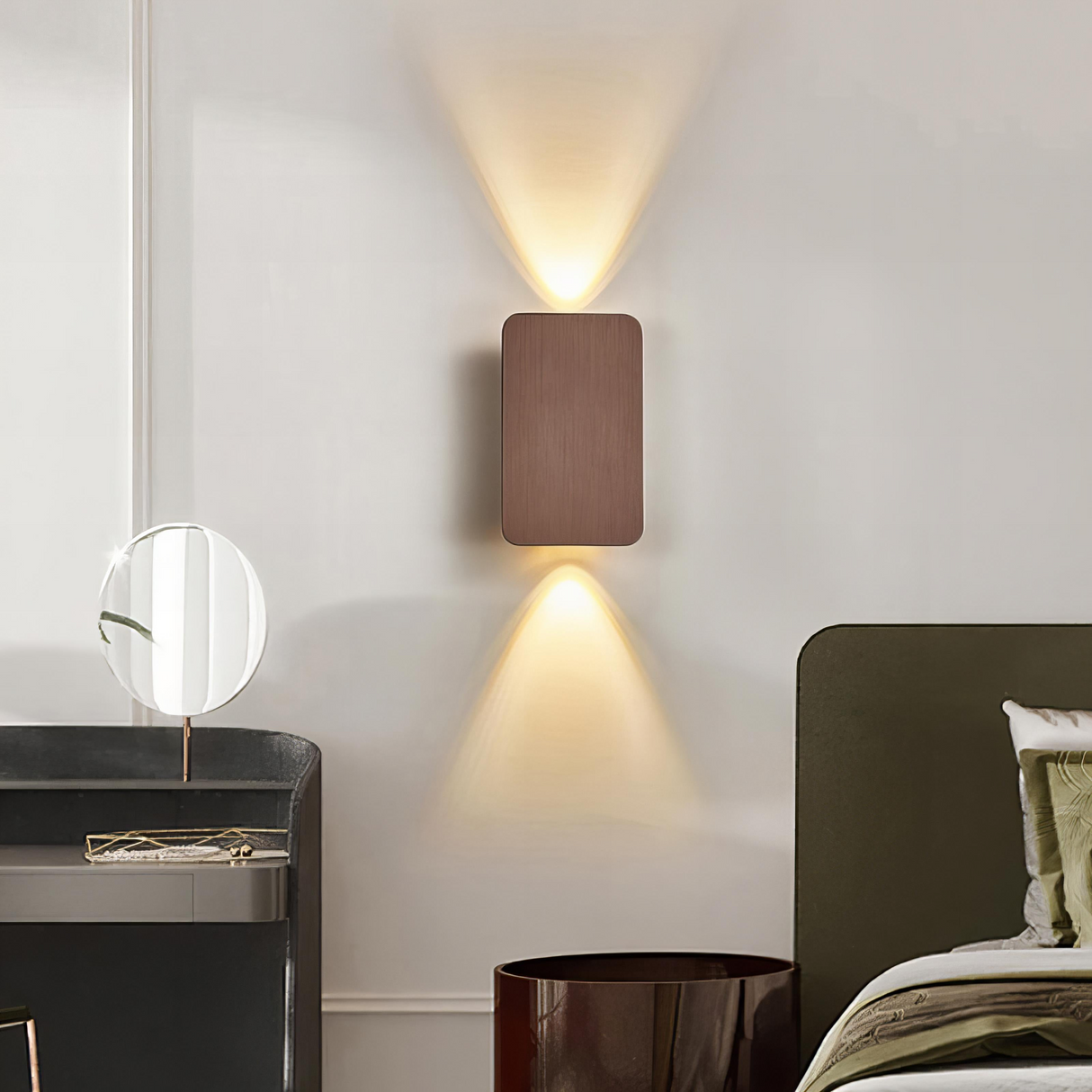 Minimalistisk LED Væglampe i Træ - Varmt og Koldt Lys