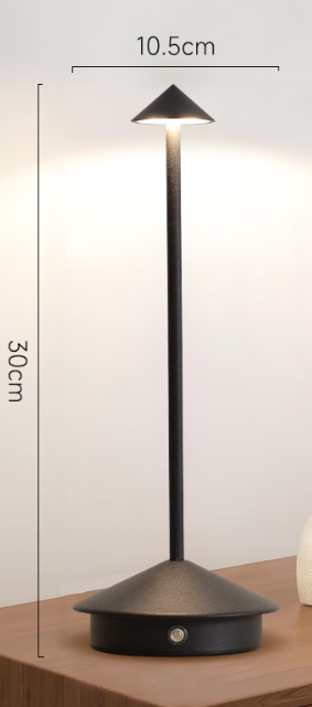 Minimalistisk LED Bordlampe - Vandtæt, Dæmpbar og Ledningsfrit Design