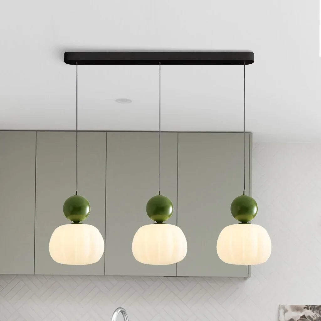 Elegant Hængelampe i Cremefarvet Art Deco Stil