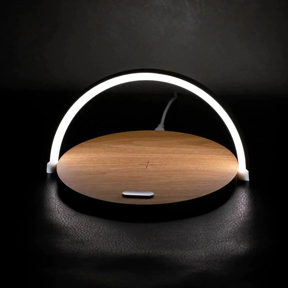 PowerHub - 3-i-1 trådløs oplader, telefonholder og bordlampe