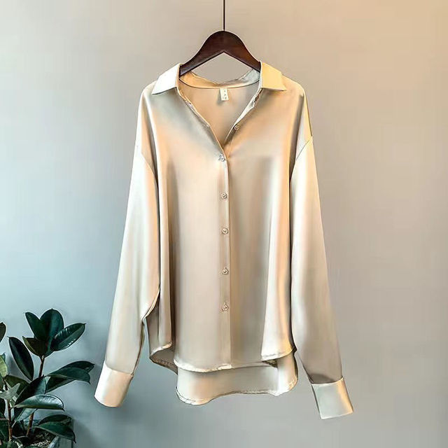 Satinlignende Bluse - Komfort og Elegance