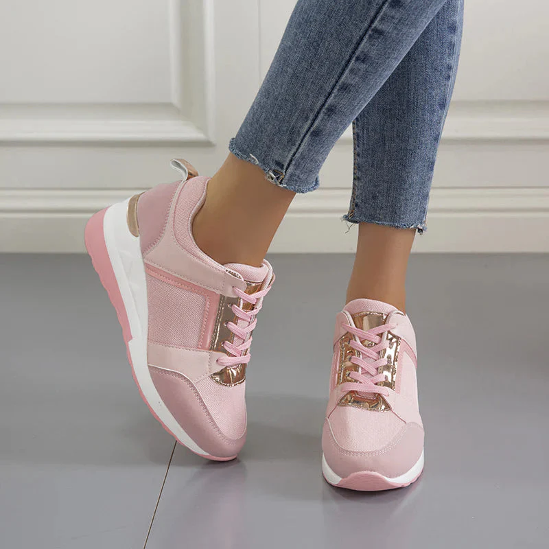 Stilfulde Sneakers med Kilehæl og Ventilation