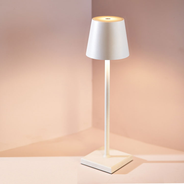 Trådløs Genopladelig Bordlampe med Dæmpbar LED Belysning
