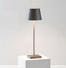 Minimalistisk Høj Bordlampe med Varmt LED Lys