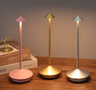 Minimalistisk LED Bordlampe - Vandtæt, Dæmpbar og Ledningsfrit Design