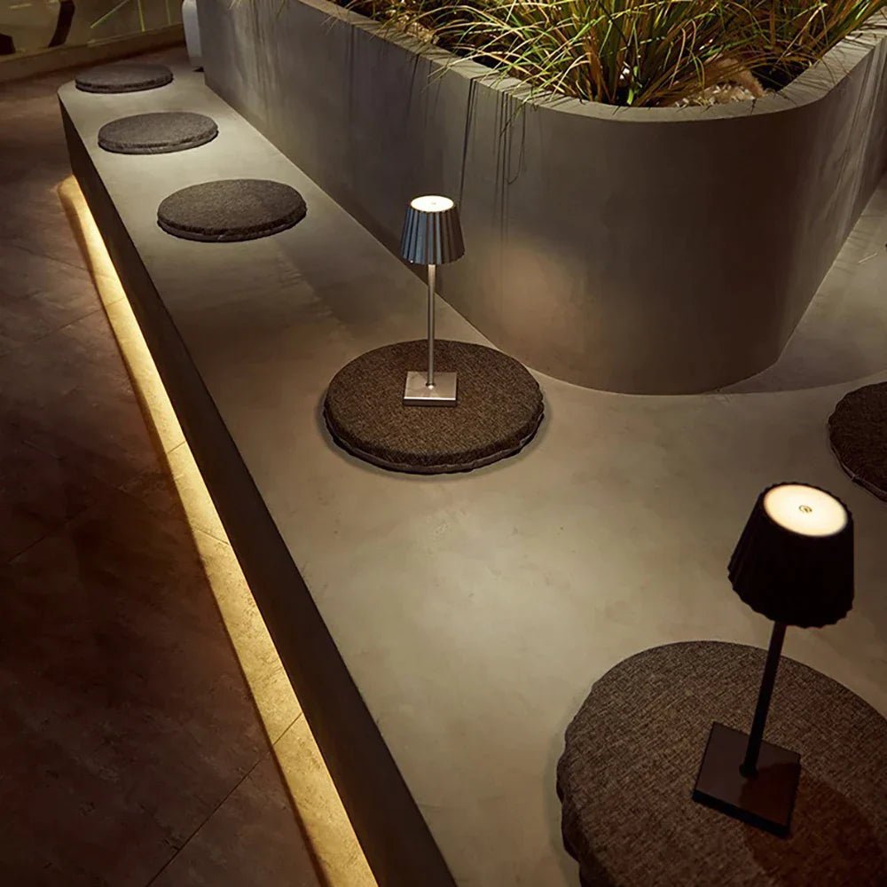 Trådløs Bordlampe med Varmt Lys og Genopladeligt Batteri