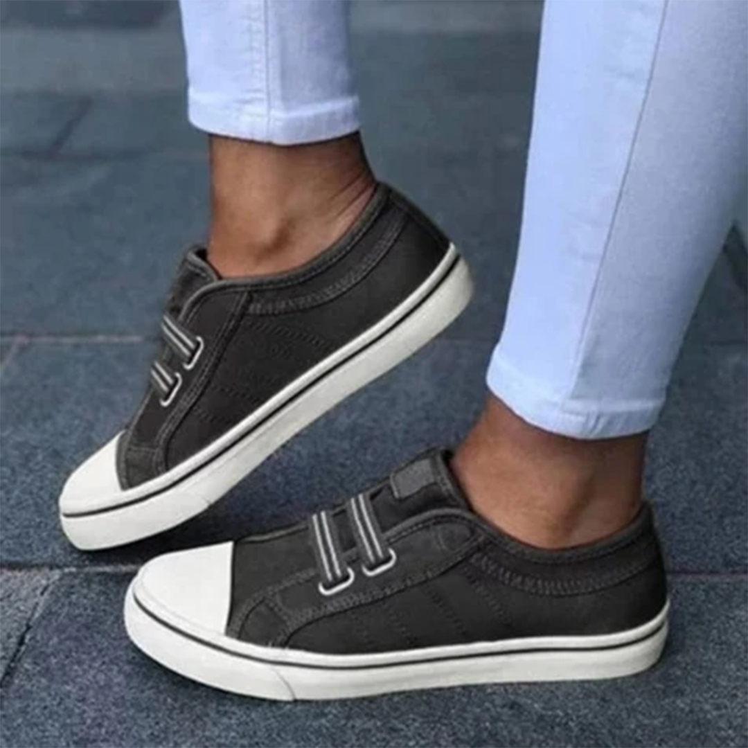 Casual slip-on sneakers med skridsikker sål og komfort