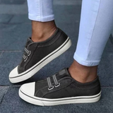 Casual slip-on sneakers med skridsikker sål og komfort