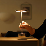 Minimalistisk Bordlampe med Varmt Lys og Elegant Design