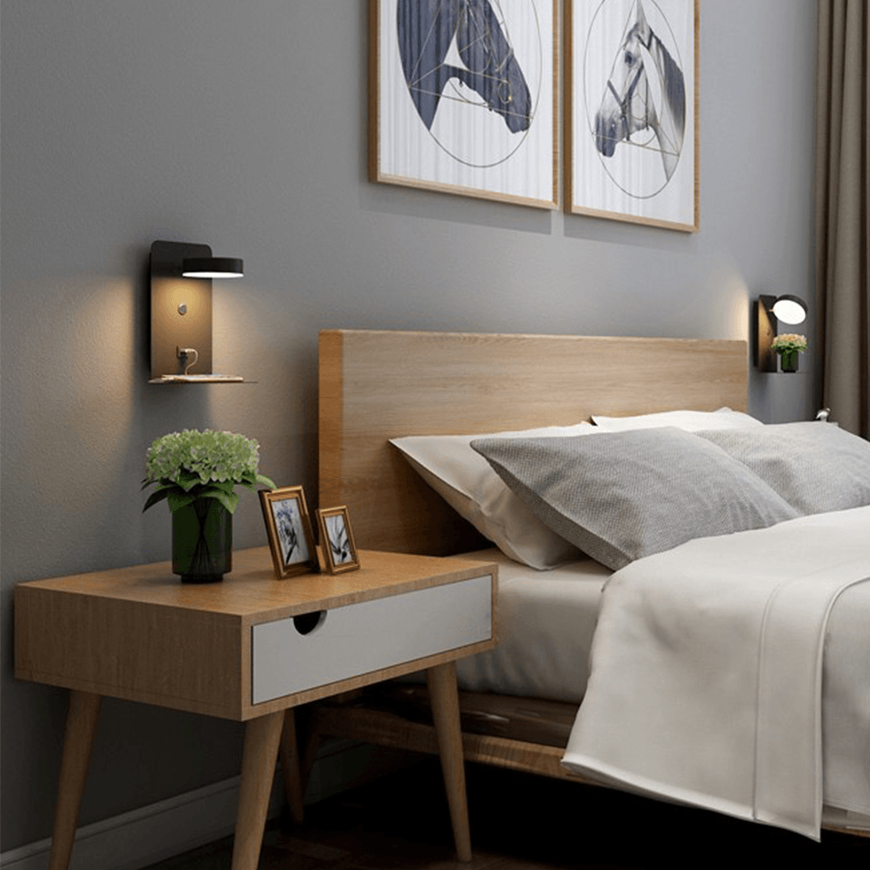 Natlampe med USB Opladestation og Hylde