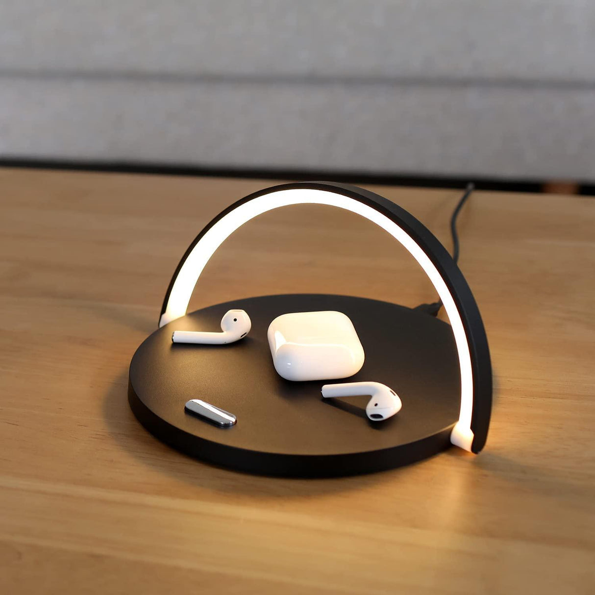 PowerHub - 3-i-1 trådløs oplader, telefonholder og bordlampe